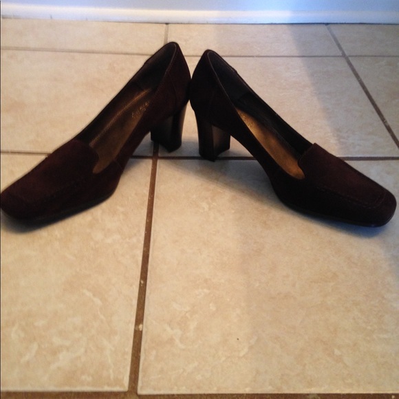 Heels - Picture 5 of 6